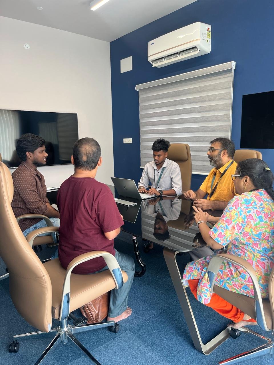 Digital Marketing Client Meeting at Trichy Thillai Nagar Branch